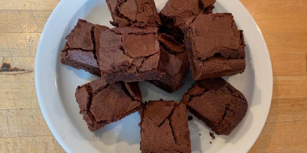 A plate of brownies.