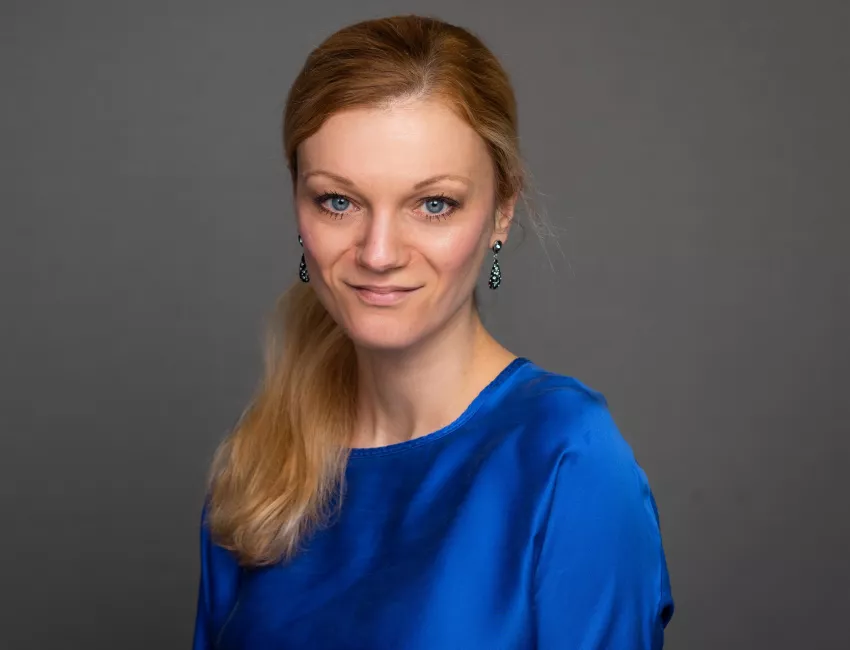 Professor Janina Dill